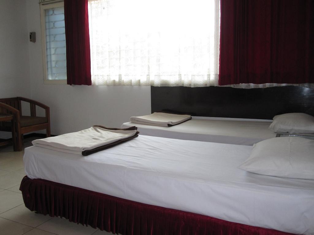 Hotel Santosa Malang Kamer foto
