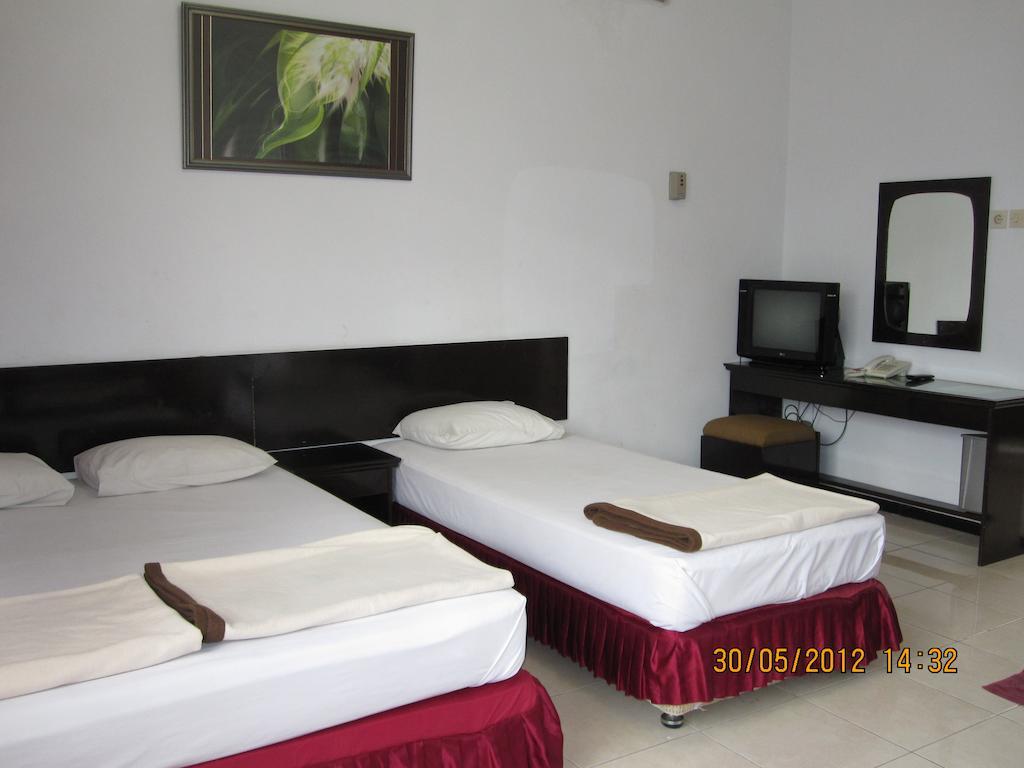 Hotel Santosa Malang Kamer foto