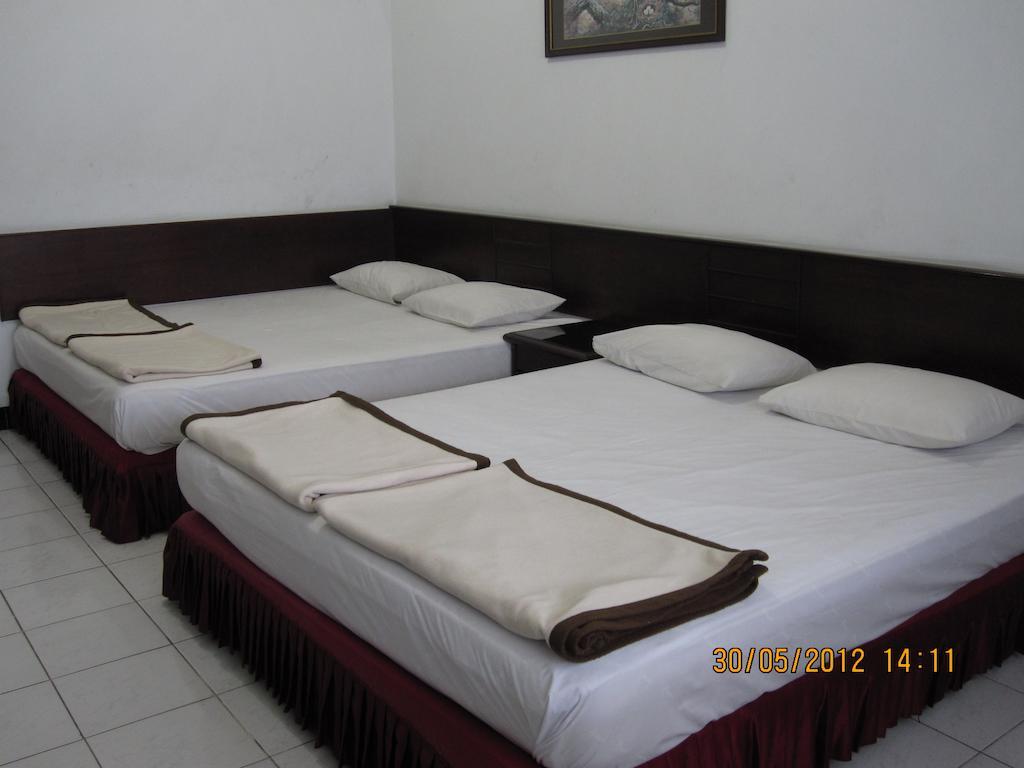 Hotel Santosa Malang Kamer foto